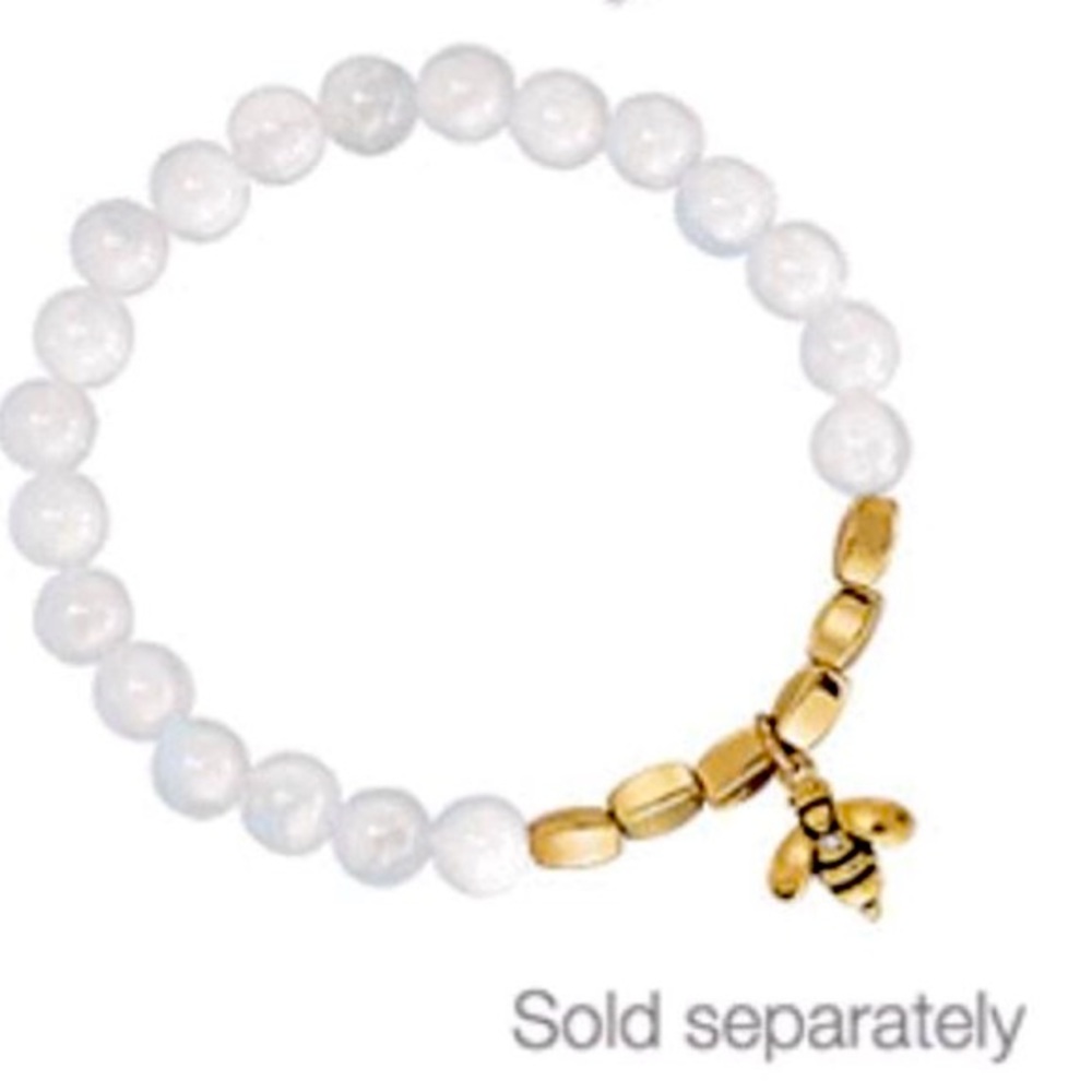 NEW!! Charming “Bee” bracelet with beads and goldtone charm